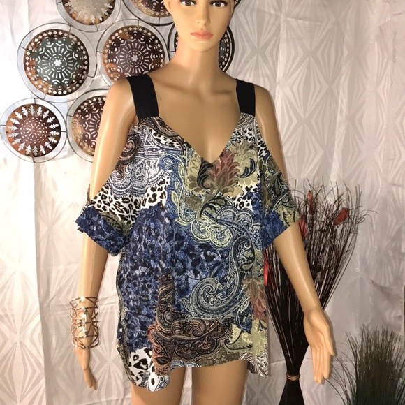 7th avenue new york and company Tops - 7th AVENUE OPEN COLD SHOULDER TOP💕💕